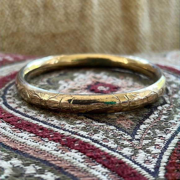 Unique Vintage Jewelry - VINTAGE Winward 12KT Gold Filled Etched Bangle Bracelet